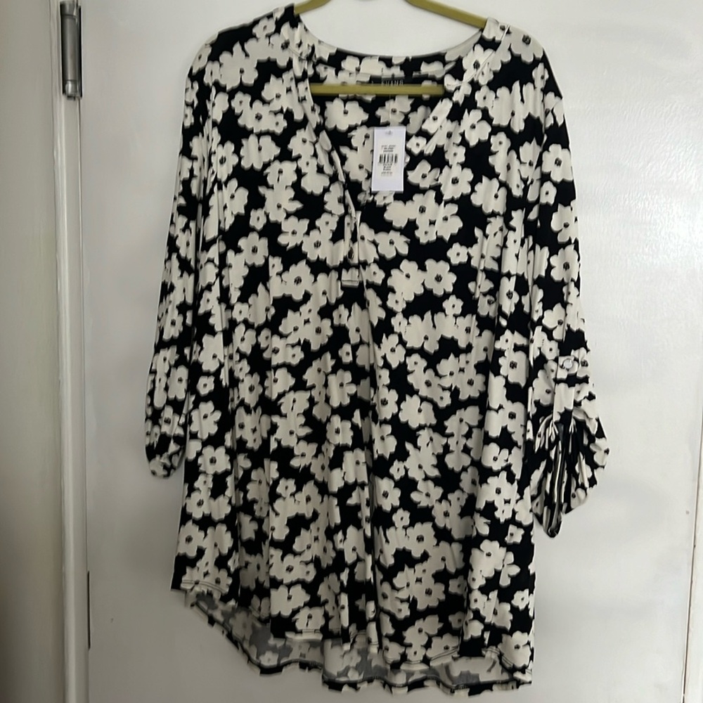 NEW EVANS Blouse size 22/24 with tag